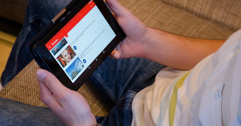 Vérifier la fiabilité d’un site d’actualités en ligne : le guide pratique
